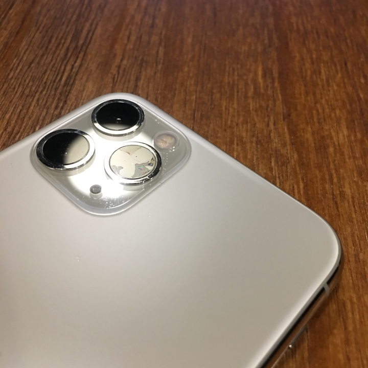 iPhone 11pro 鏡頭瑕疵！！
