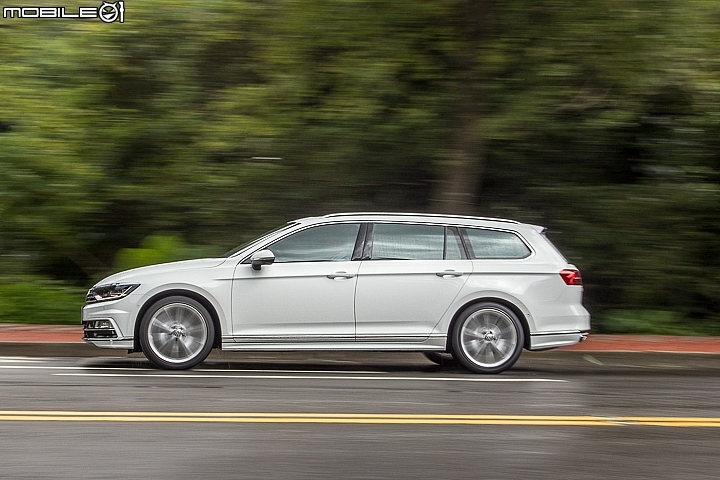 Volkswagen Passat Variant 330TSI R-line 30 Million Edition 試駕 質感配備更精進的優質旅行車