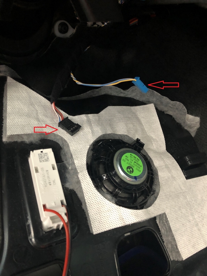 BMW 320i M Sport 加裝後車箱車內開啟按鍵 DIY