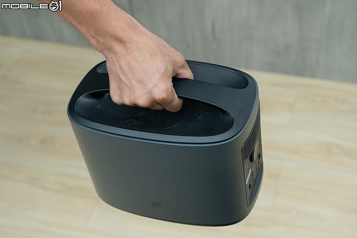 EcoFlow River 370 攜帶式充電站實測 100,000 mAh 大電量帶著走!