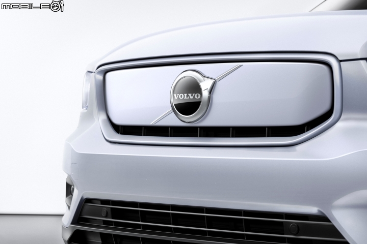 【海外新訊】Volvo推出首款純電車「XC40 Recharge」,功率408hp並具備400km以上續航里程!