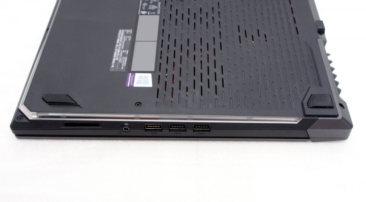 當超跑設計融合 RGB 華碩 ROG STRIX SCAR III G531GW