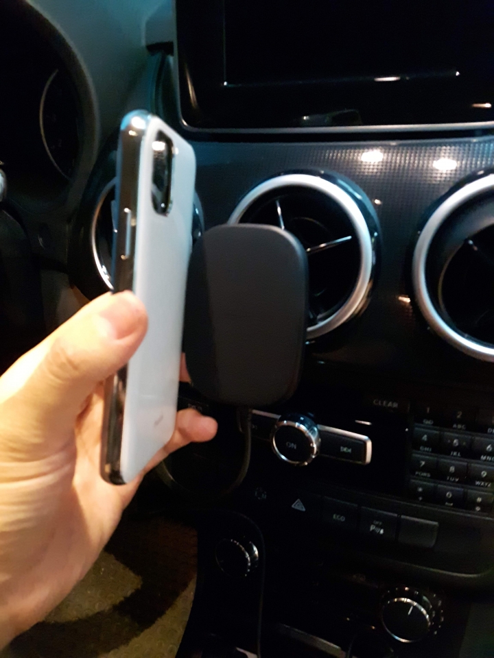 SnapTo™ 磁吸無線充電手機車用支架實測試用心得