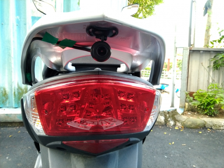 卡摩特BC1080P PLUS WIFI GPS 等了很久的禮物~行車配備終於補齊了