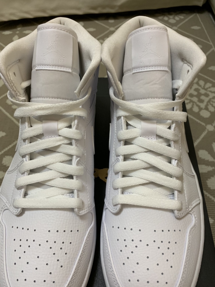 NIKE AIR JORDAN 1 MID 真假?