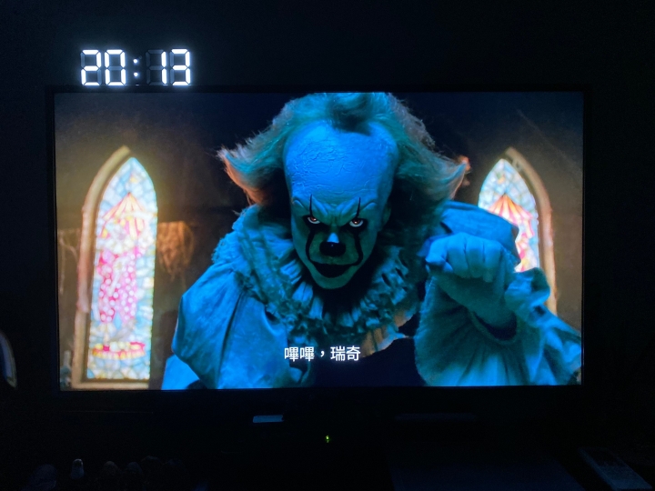 房間追劇用的benq e43-700 開箱