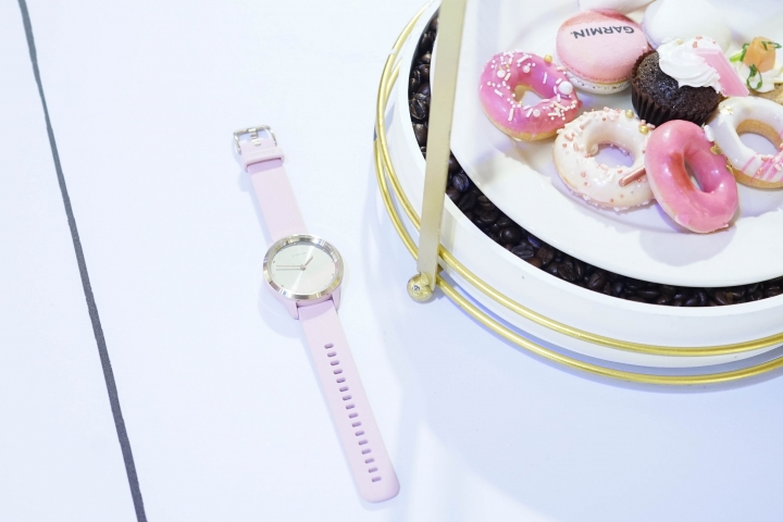 Garmin 全新一代敲敲錶 vivomove 系列發表!女神莫允雯也好心動