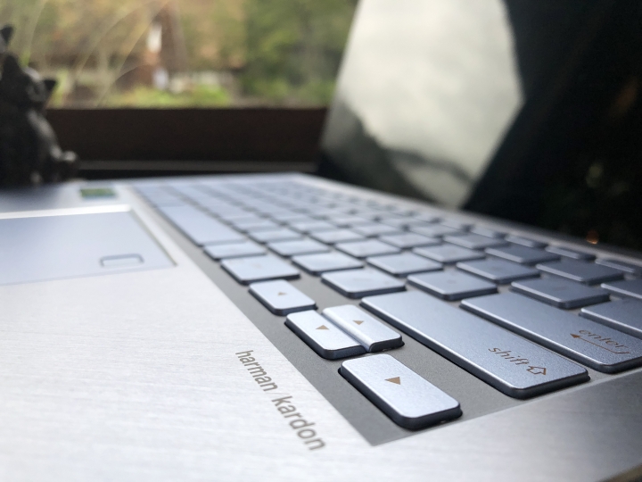 點我看大圖 ASUS Zenbook S13 UX392 x日本合掌村隨興開箱文