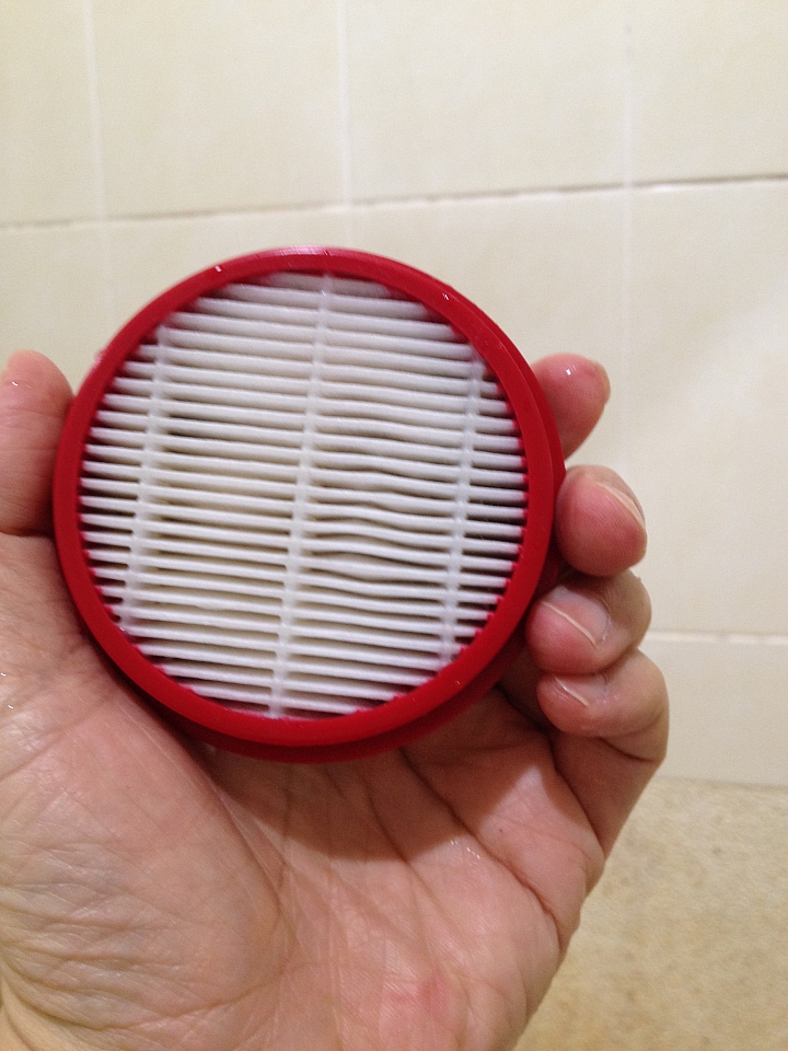 大叔家中兩大三小與《PUPPY小狗電器T10 Home無線手持吸塵器》的試用心得，左右開攻都很讚；Do Vacumming變成舉手之勞喔。