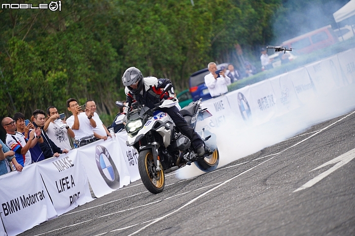 BMW Motorrad Days 2019 重機大會師！李佳薇現場演唱、R 75 二戰古董車來台！