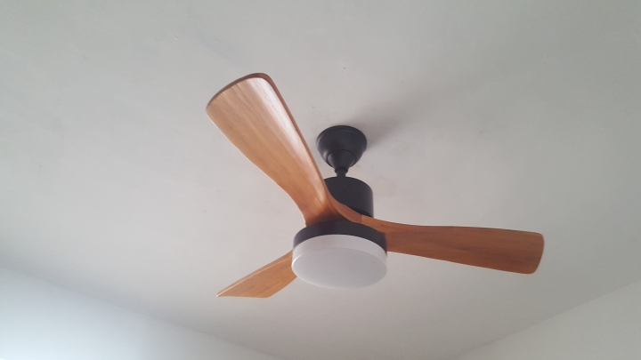 《開箱》省錢 純手工DIY 大改造房間 無印風 (其實就是買無印SUS層架而已XD)