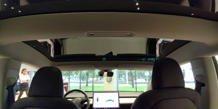 《Model Y》路試新照片 (2019/10)