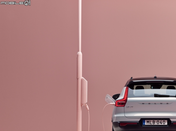【海外新訊】Volvo推出首款純電車「XC40 Recharge」,功率408hp並具備400km以上續航里程!