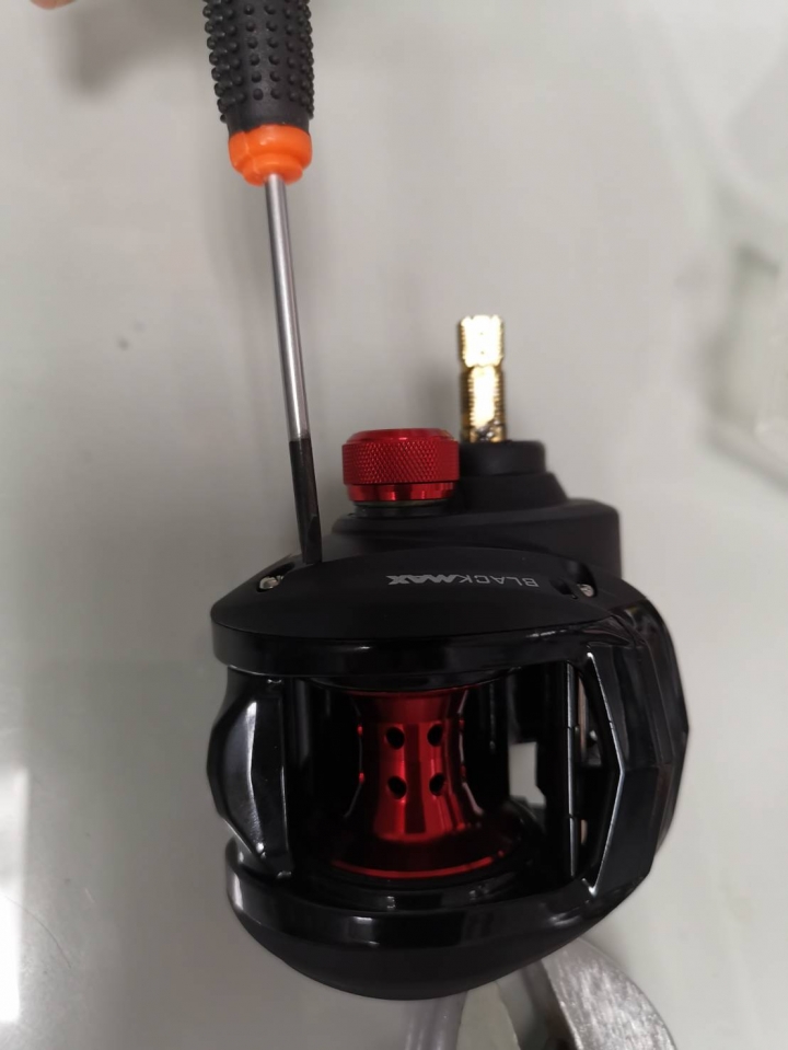 入門小烏龜 ABU bmax3拆解、更換線杯