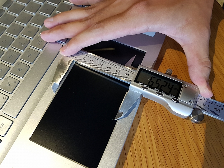 【小宅開箱】ASUS VivoBook S15 S532 上班切歌、回Line不煩惱 秘密的第二螢幕