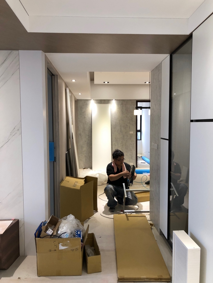 【開箱】光與影、黑白灰 台中逢甲 4房 重點裝潢 好 ~~~ 不簡單 ( 純看裝潢內容 )