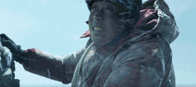 《攀登者》:珠峰在下,信仰在上