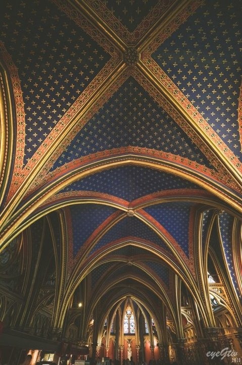 點我看大圖 (遊記)法國|巴黎的珠寶盒|聖禮拜堂(La Sainte Chapelle)|美到令人讚嘆的彩繪玻璃花窗|自助旅行