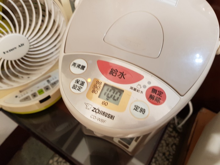即淨 極省 級便利 ｜ 賀眾超效瞬淨冷熱飲水機 (UV-6702)