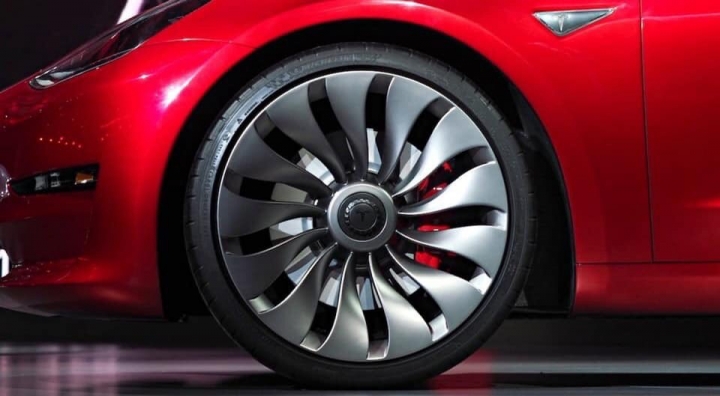 《Model Y》和CR-V比大小/新輪圈造型