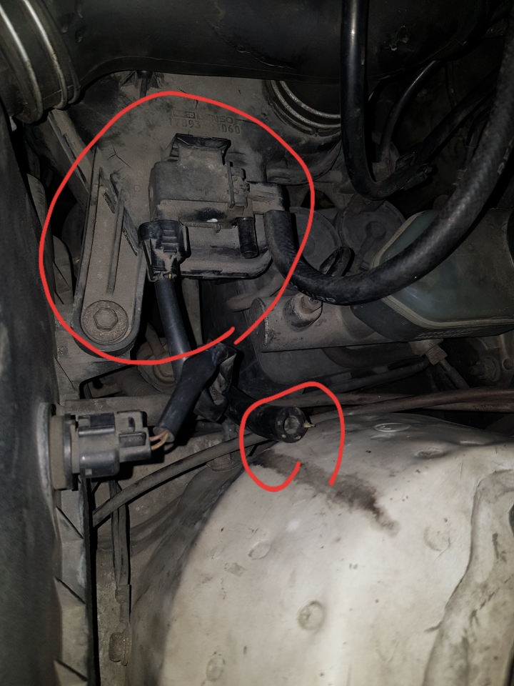 這根吸廢氣的管子拔掉有影響嗎？美規GOA CAMRY2.2