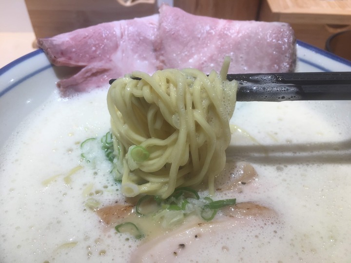 [食記] 麵屋昕家，台灣台北內湖頗有人氣的美味泡系雞白湯拉麵！