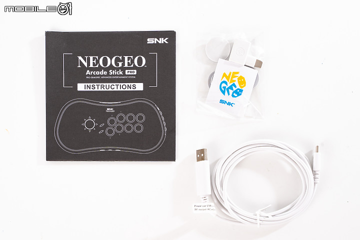 SNK NEOGEO Arcade Stick Pro 大搖外型藏懷舊遊戲！