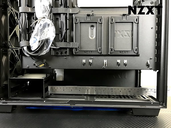 NZXT H710i幹「大」事,美型機殼也搞數位控制!