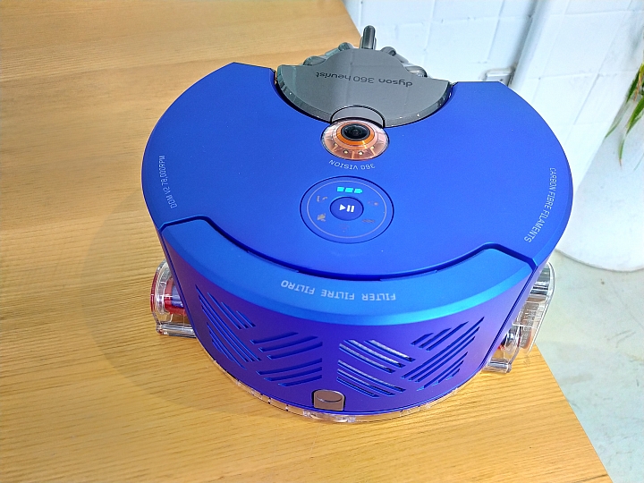 《全台戴粉站出來！Mobile01 X dyson V11》- abc2000