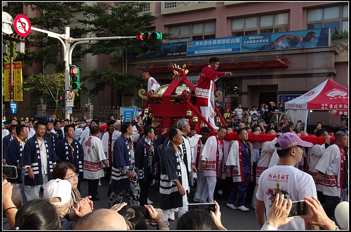 撞神轎