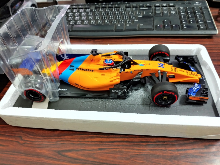 [開箱]MINICHAMPS 1/18 McLaren MCL33 F.ALONSO L.E. 518 pcs.
