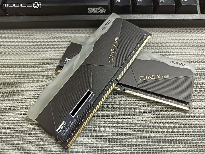 老電腦也能玩轉RGB跟超頻 KLEVV DDR4-3466 CRAS X RGB 8Gx2