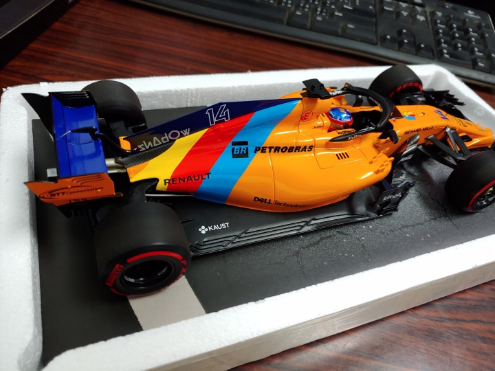 [開箱]MINICHAMPS 1/18 McLaren MCL33 F.ALONSO L.E. 518 pcs.