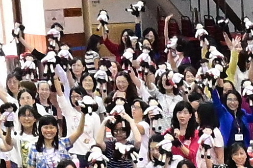 點我看大圖 Z7+14-30mm F4.0 S實拍600多人大合照:高雄女中77級78級畢業30重聚