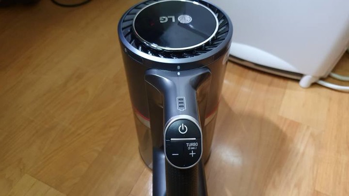 [試用] LG A9+ 濕拖乾吸樣樣來 寵物居家好幫手