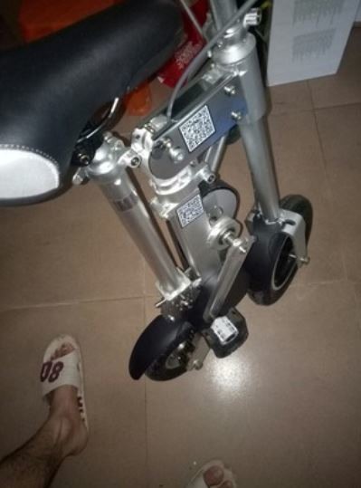 搭高鐵!搭公車!放車上!搭乘大眾運輸工具適合隨身攜帶的迷你小徑摺疊單車!