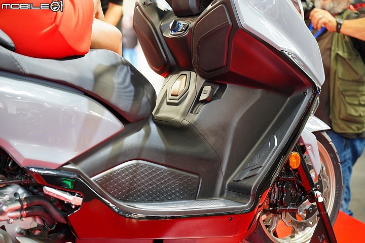 【EICMA2019】SYM MAXSYM 400i E5 米蘭發表！標配 TCS 循跡、外型更動感