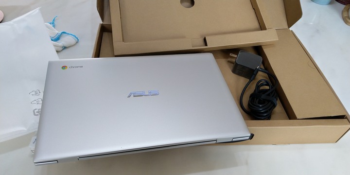 Asus chromebook C425T 開箱