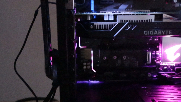 開箱 GIGABYTE 附帶 WiFi 的主機板 B360 AORUS GAMING 3 WIFI