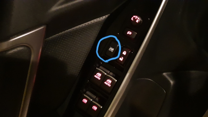 2016 forester 車窗按鍵燈詢問