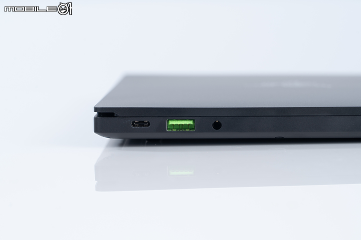 Razer Blade Stealth 13 輕薄電競的全新定義！