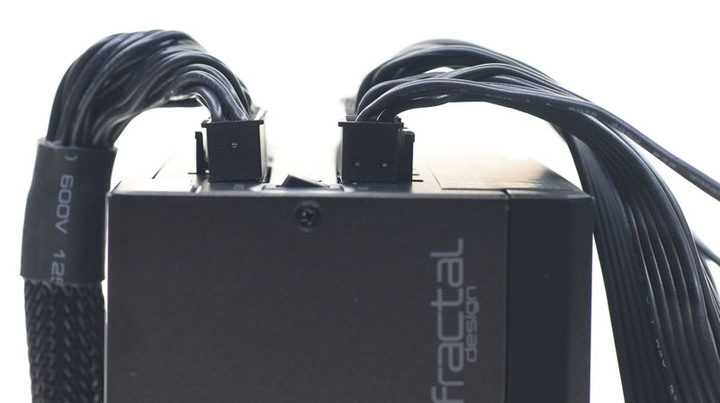 Fractal Design ION+ 660P全模組化白金電源開箱