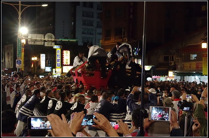 撞神轎