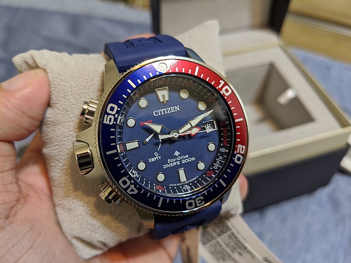 點我看大圖 <開箱>CITIZEN BN2038-01L 藍紅圈