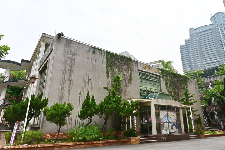 點我看大圖 Z7+14-30mm F4.0 S實拍600多人大合照:高雄女中77級78級畢業30重聚