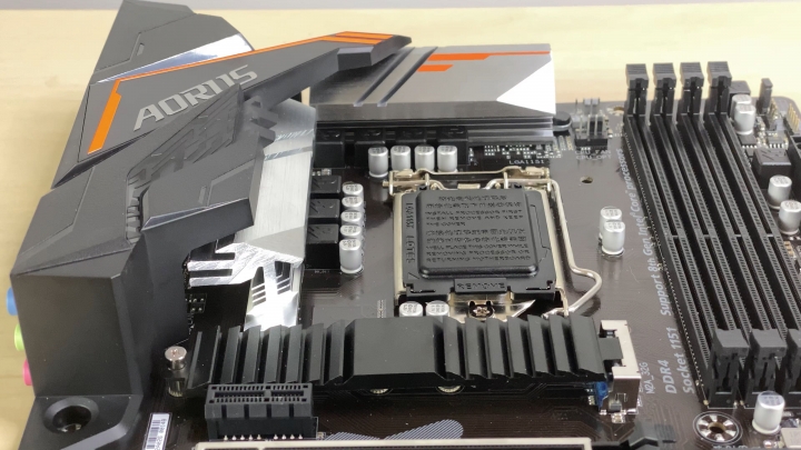 開箱 GIGABYTE 附帶 WiFi 的主機板 B360 AORUS GAMING 3 WIFI