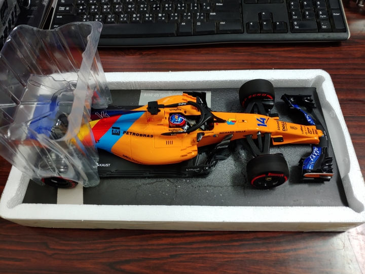[開箱]MINICHAMPS 1/18 McLaren MCL33 F.ALONSO L.E. 518 pcs.