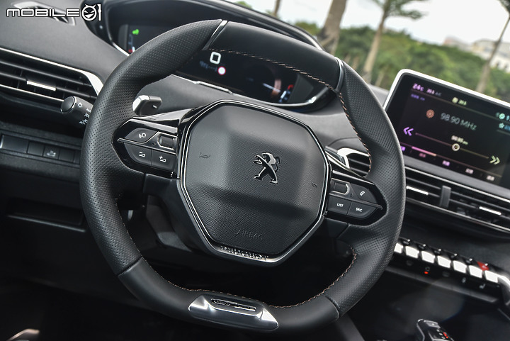 Peugeot 5008 1.6 PureTech GT LINE 試駕報導|依然令人傾心的新動力選擇!