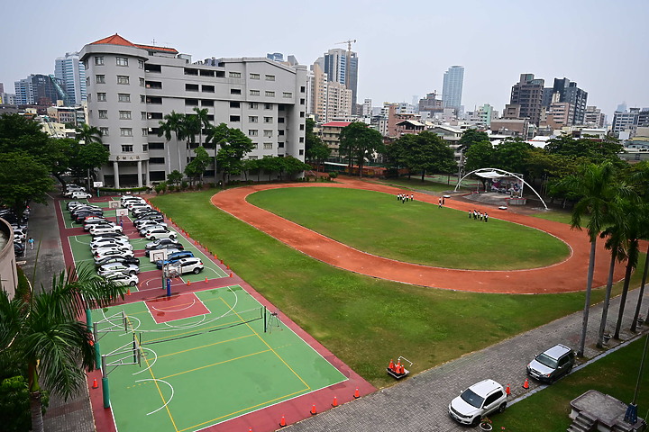 點我看大圖 Z7+14-30mm F4.0 S實拍600多人大合照:高雄女中77級78級畢業30重聚