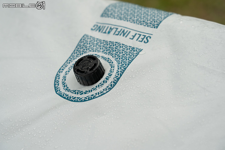 QUECHUA ICE FRESH COMPACT 26L 自動充氣保冷箱簡單介紹